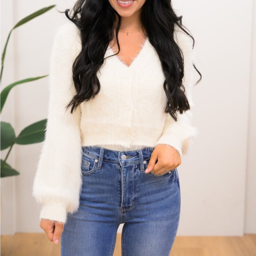 New Mystree Fuzzy Cropped Cardigan Button Sweater in Ivory Size Large